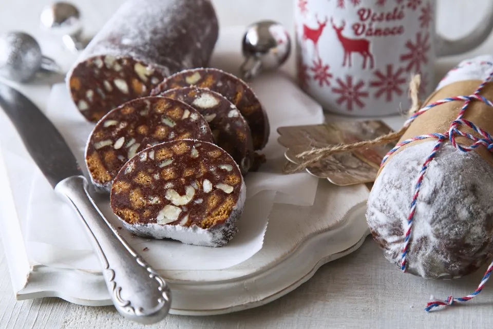 Čokoládová saláma s orechmi