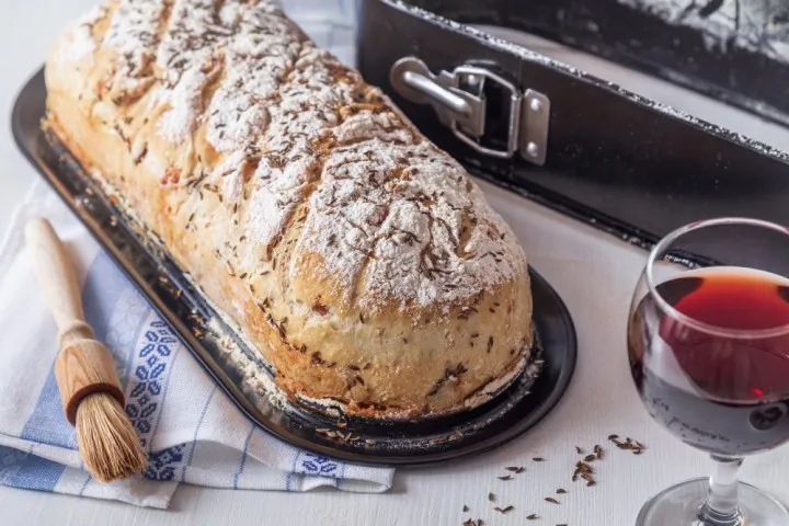 Chlieb-so-spaldou-a-udenym-masom