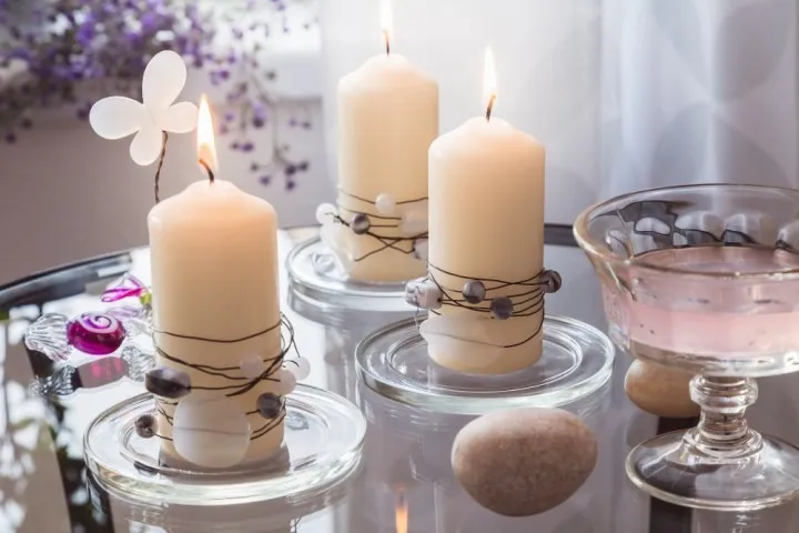 Sviečky-s-korálikovým-dekórom