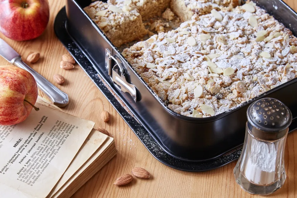 Jablcny-mrvenickovy-kolac